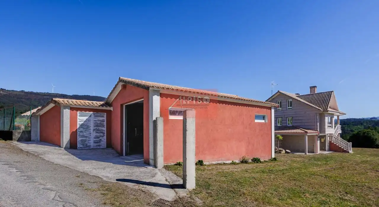 Vista exterior de Casa o chalet en venta en O Carballiño   con Calefacción, Jardín privado y Terraza