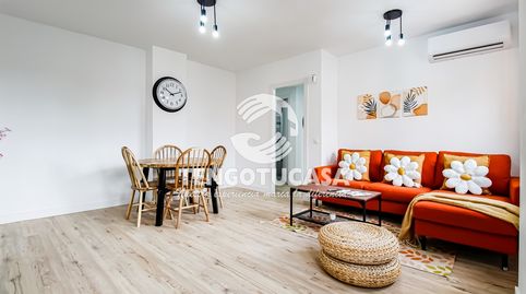 Foto 3 de Piso en venta en Calle de Hinojosa del Duque, 15, Hellín, Madrid Capital