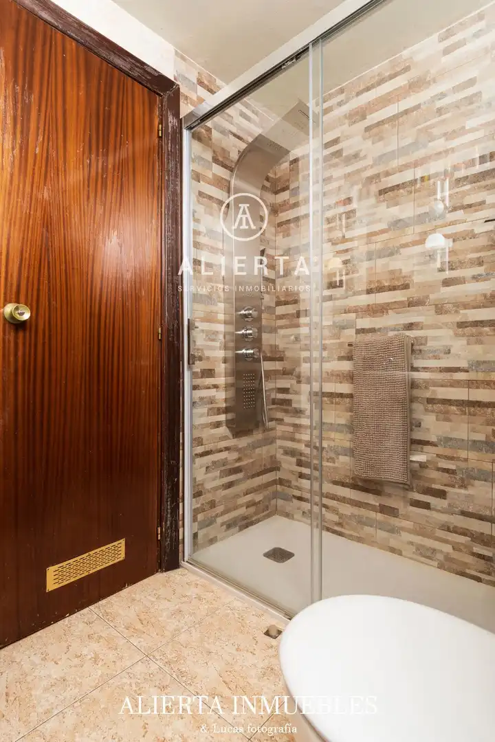 Bathroom of Flat for sale in Zaragoza  with Heating, Terrace and Swimming Pool