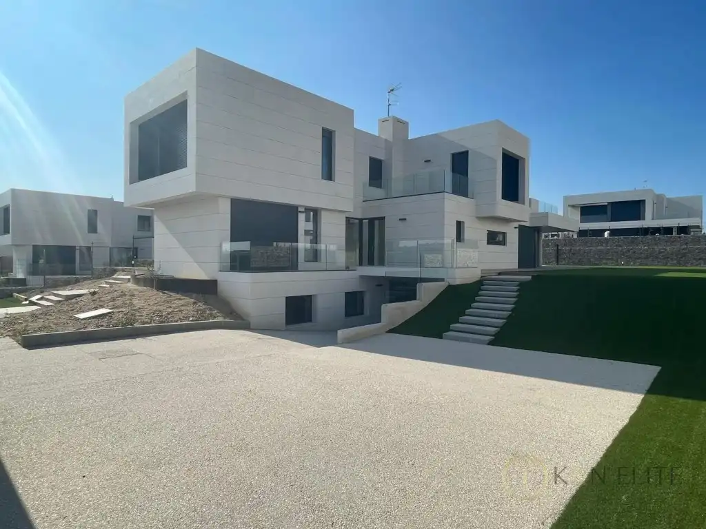 Vista exterior de Casa o xalet de lloguer en Majadahonda