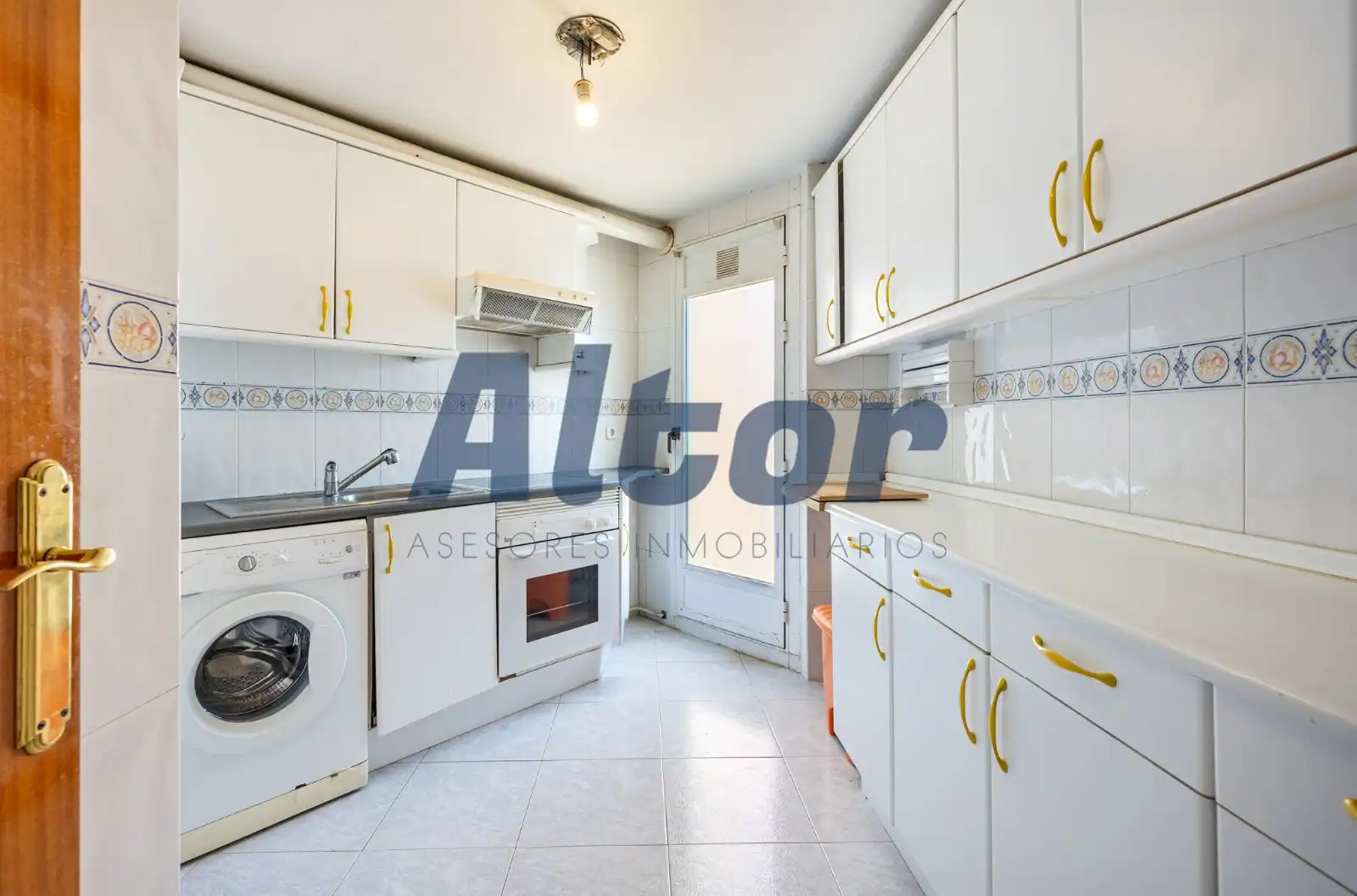 Küche von Dachboden zum Verkauf in Fuenlabrada mit Heizung, Terrasse und Alarm