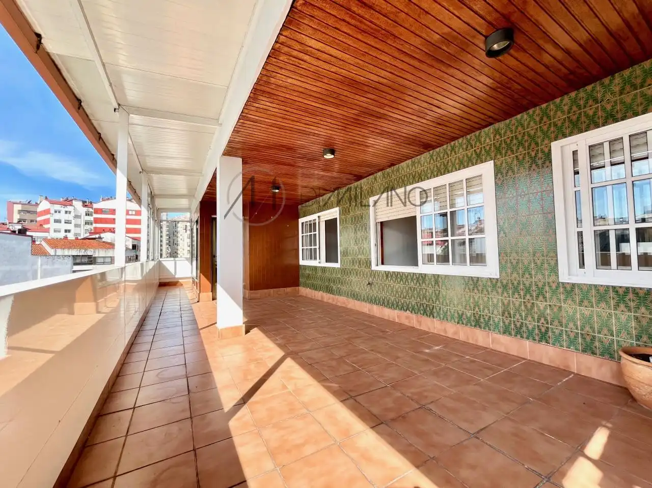Terrassa de Àtic de lloguer en Vigo  amb Calefacció, Parquet i Terrassa