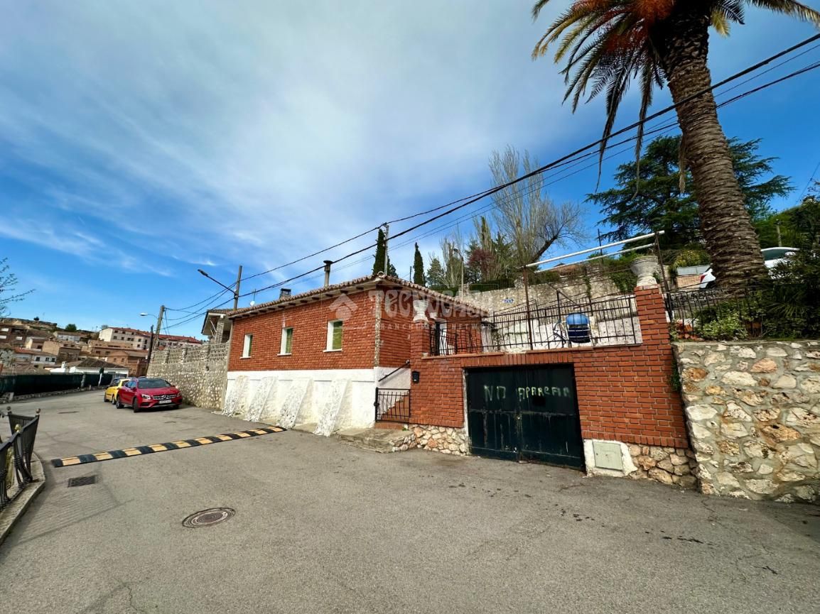 Exterior view of House or chalet for sale in Los Santos de la Humosa  with Terrace
