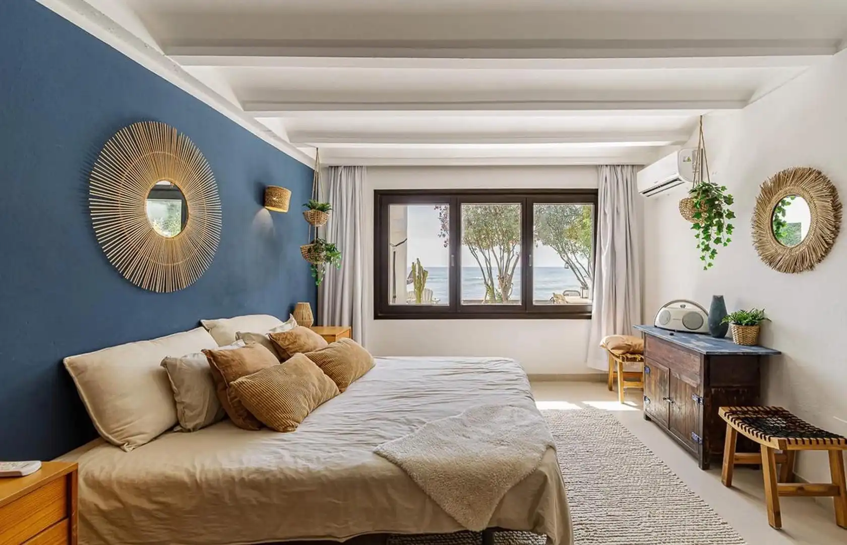 Dormitori de Casa o xalet en venda en Estepona amb Aire condicionat, Jardí privat i Terrassa