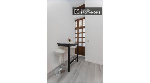Foto 5 de Piso de alquiler en En Corts - Doctor Waksman, Valencia Capital