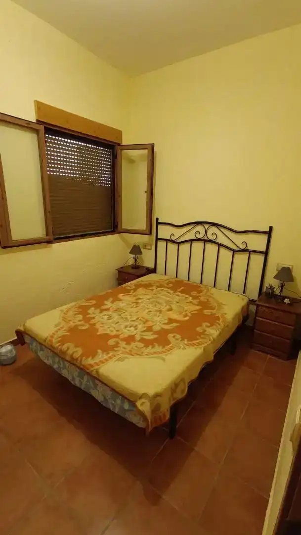 Dormitori de Casa adosada en venda en Fresneda de la Sierra amb Moblat