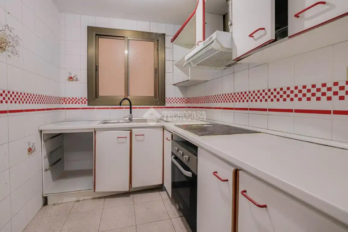Cocina de Piso en venta en L'Hospitalet de Llobregat