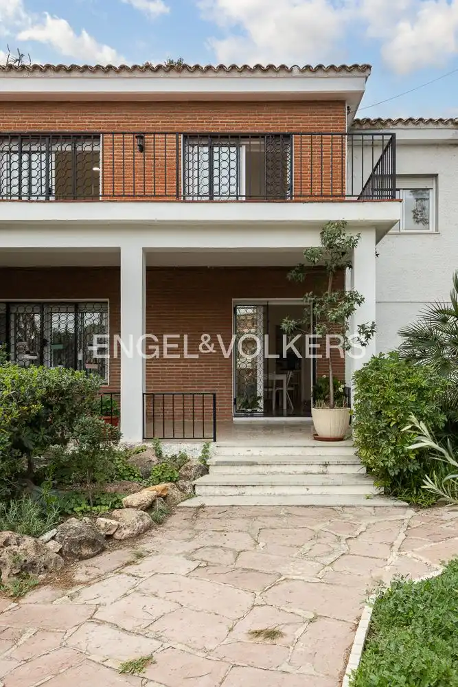 Vista exterior de Casa o chalet en venta en Paterna con Calefacción, Jardín privado y Terraza