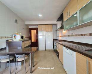 Kitchen of Flat to rent in  Granada Capital  with Terrace