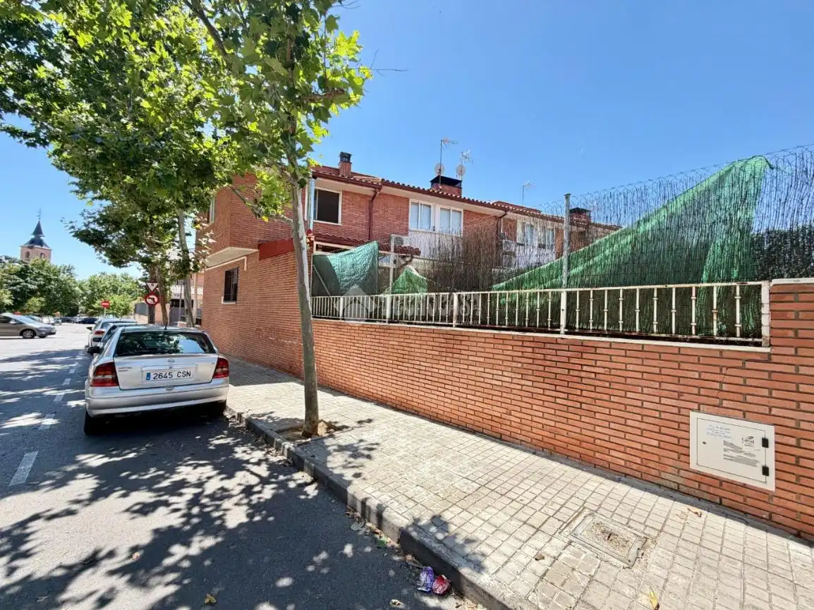 Vista exterior de Casa adosada en venta en Daganzo de Arriba con Aire acondicionado y Calefacción