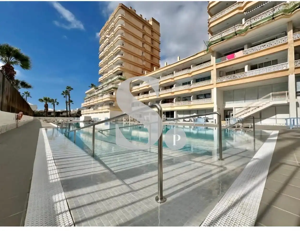 Baixos amb piscina de lloguer a Avenida Kurt Konrad Mayer, imagen 2