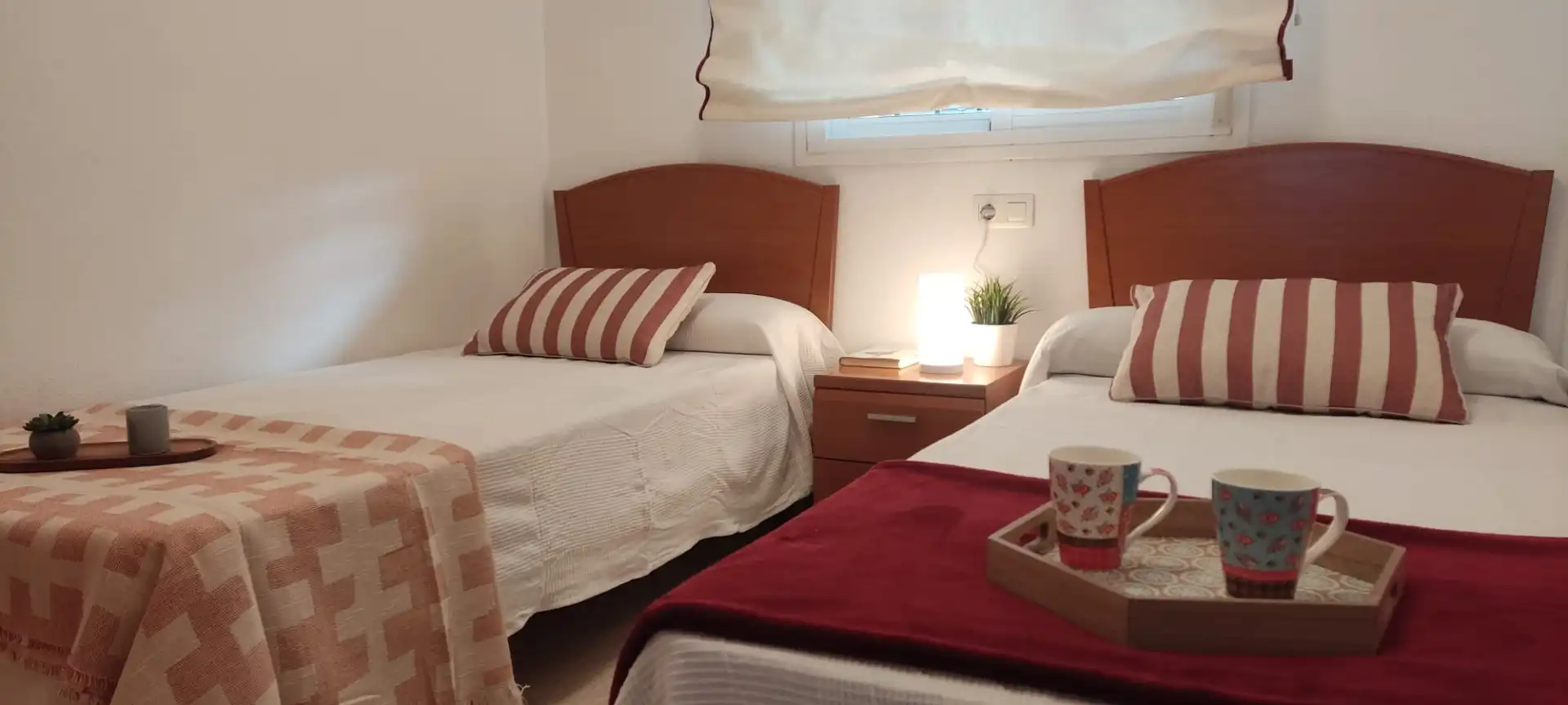 Habitación de Apartamento de alquiler en Oropesa del Mar / Orpesa con Aire acondicionado, Terraza y Amueblado