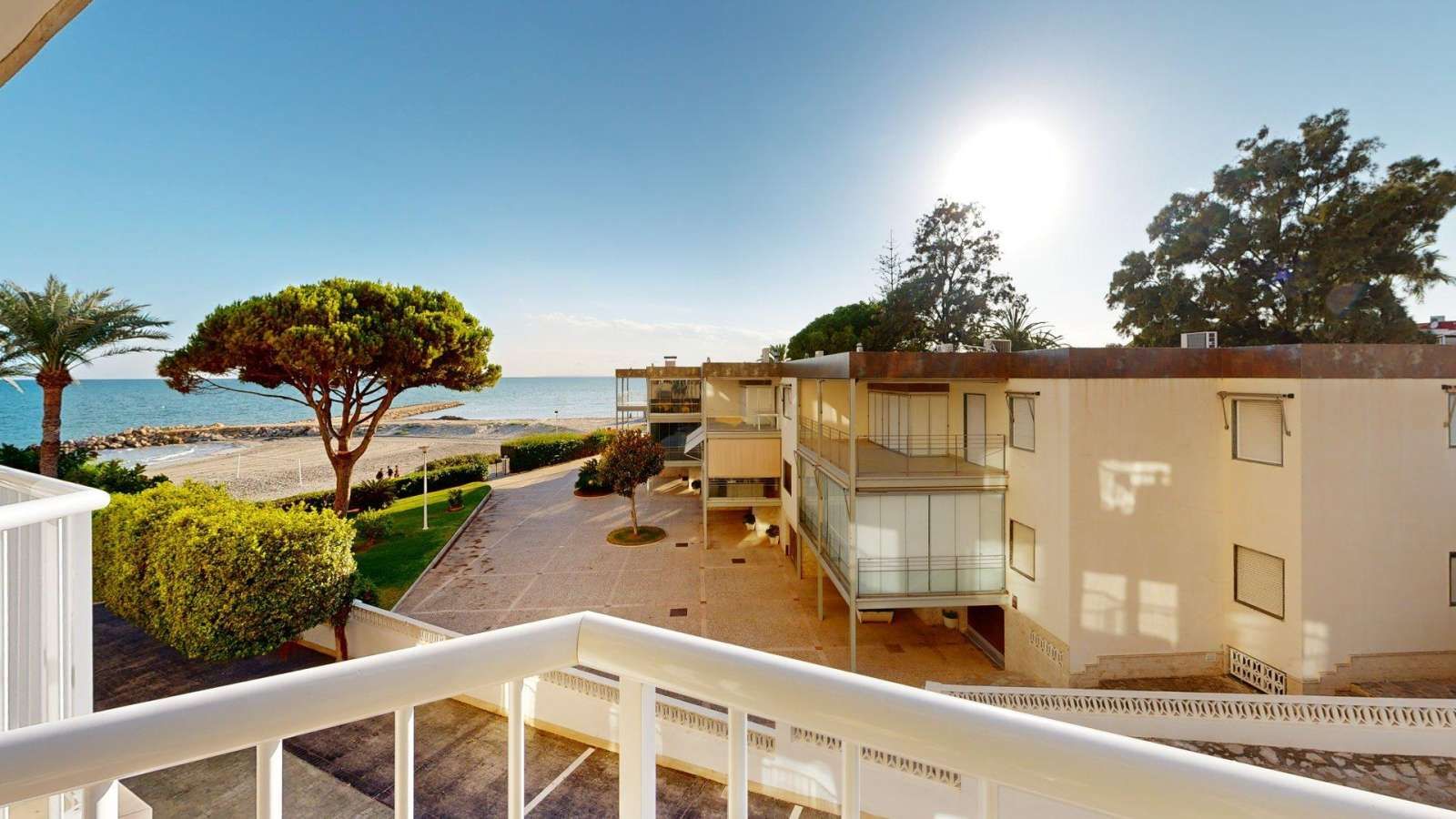 Dormitori de Apartament per a compartir en Santa Pola amb Aire condicionat, Terrassa i Moblat