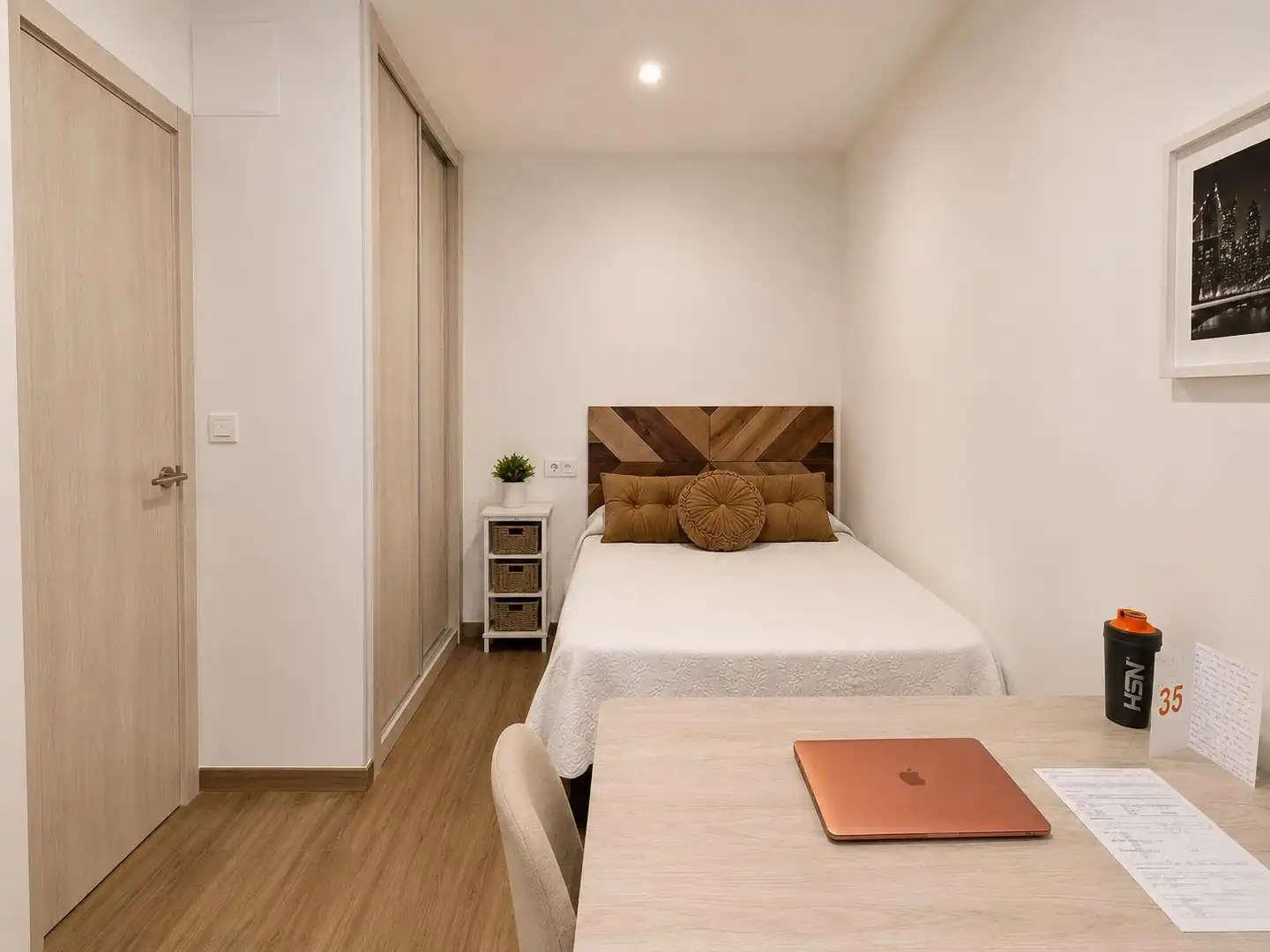 Bedroom of Flat for sale in Granada  with Air Conditioner, Heating and Terrace