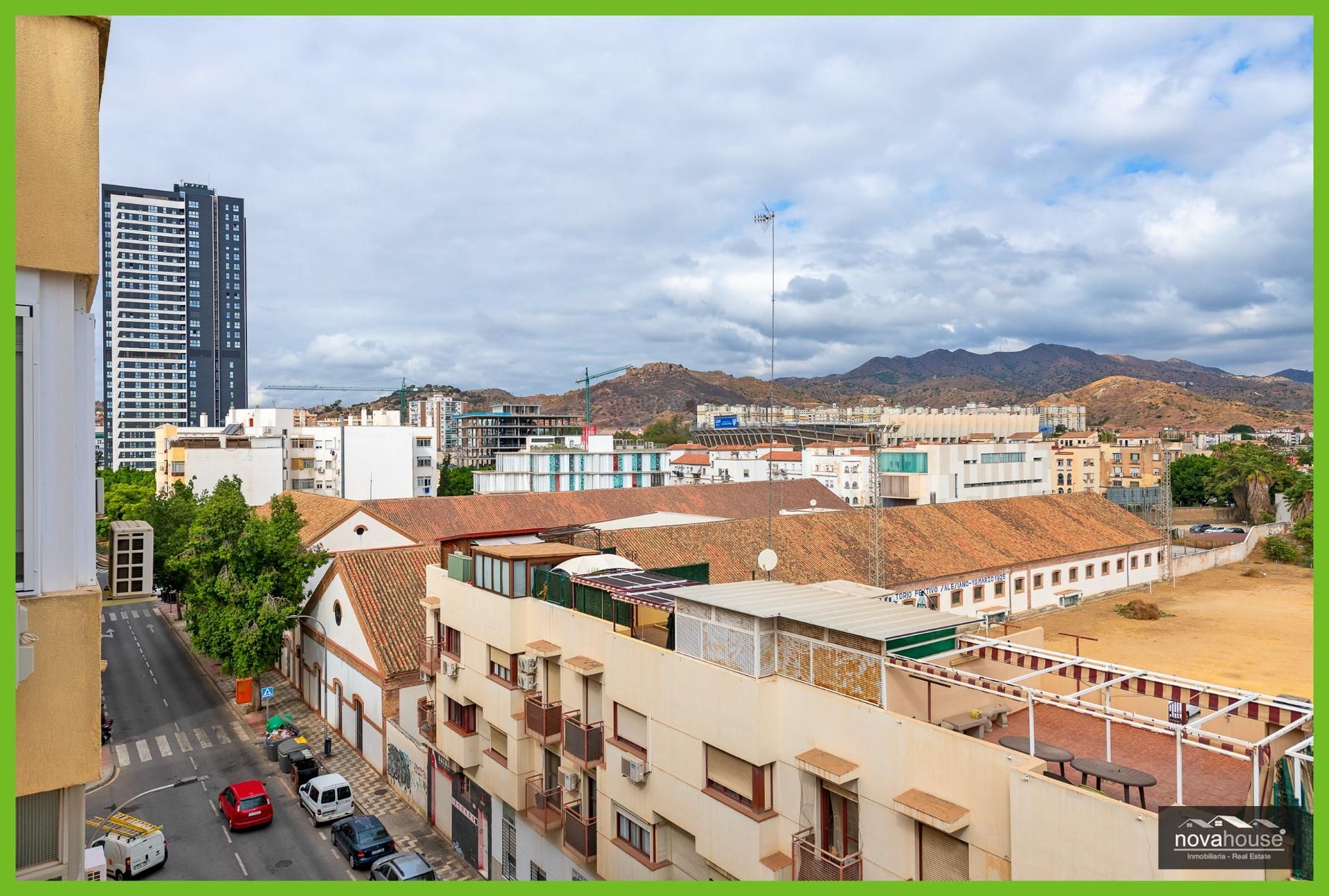 Vista exterior de Pis en venda en Málaga Capital amb Aire condicionat i Terrassa