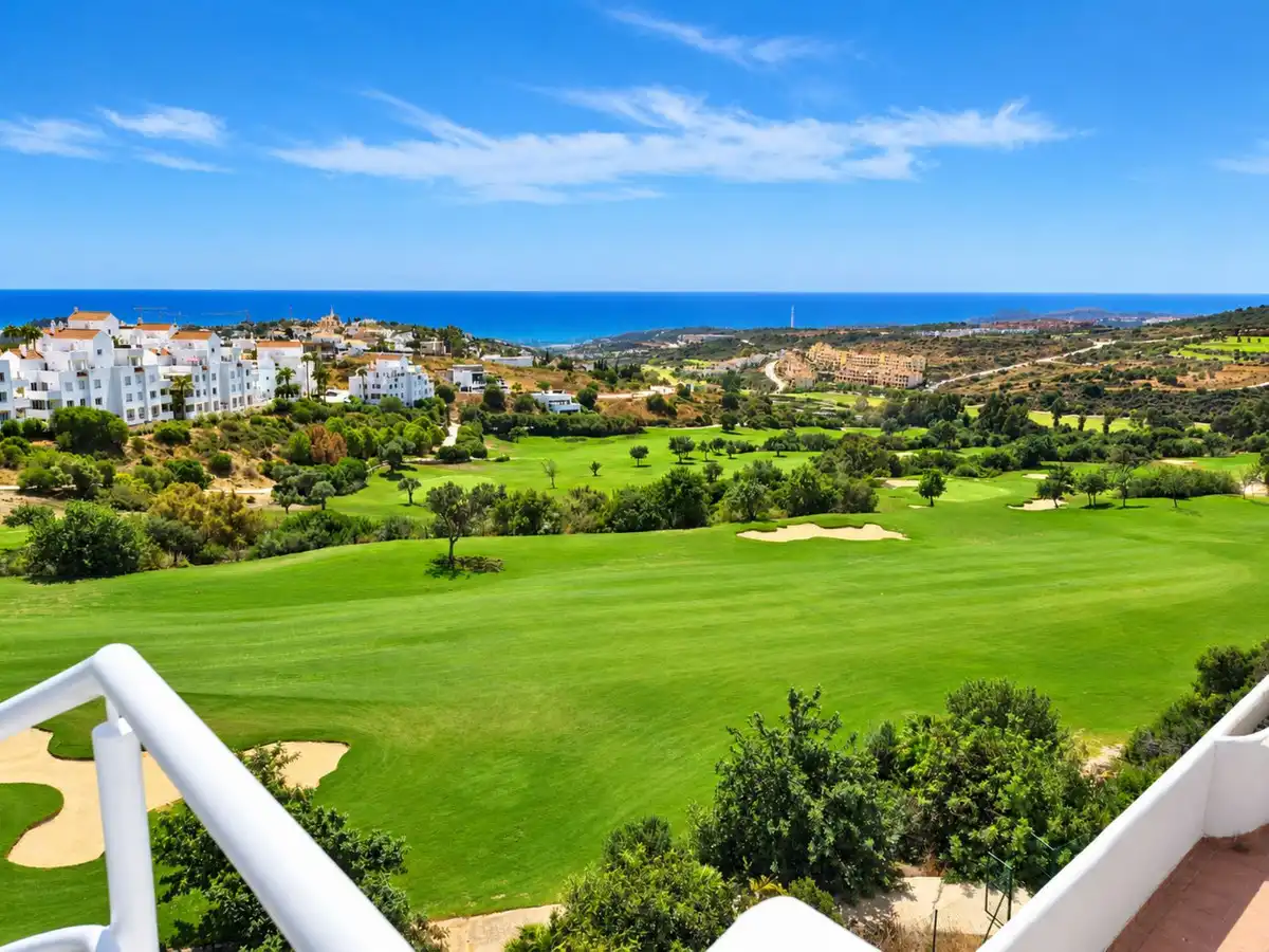 Ático con ascensor en venta en Estepona Pueblo