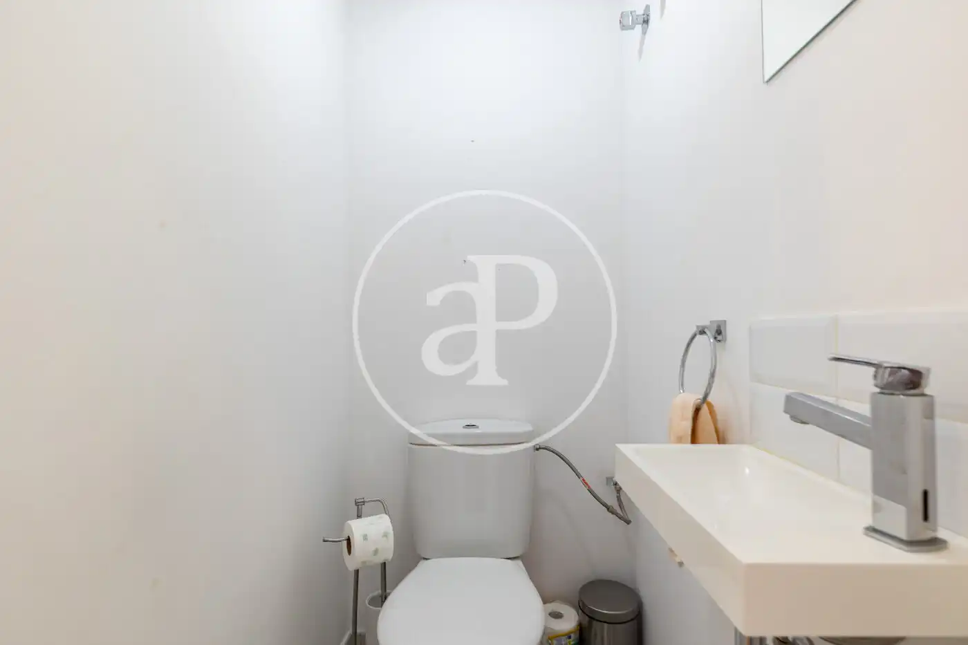 Bathroom of Attic for sale in Barcelona  with Air Conditioner, Heating and Terrace