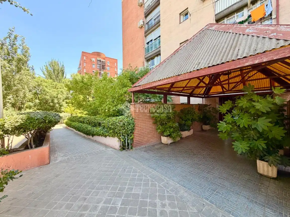 Außenansicht von Wohnung zum Verkauf in Madrid mit Klimaanlage, Heizung und Terrasse