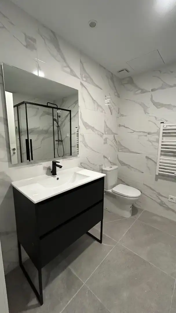 Bany de Apartament en venda en Valladolid amb Calefacció