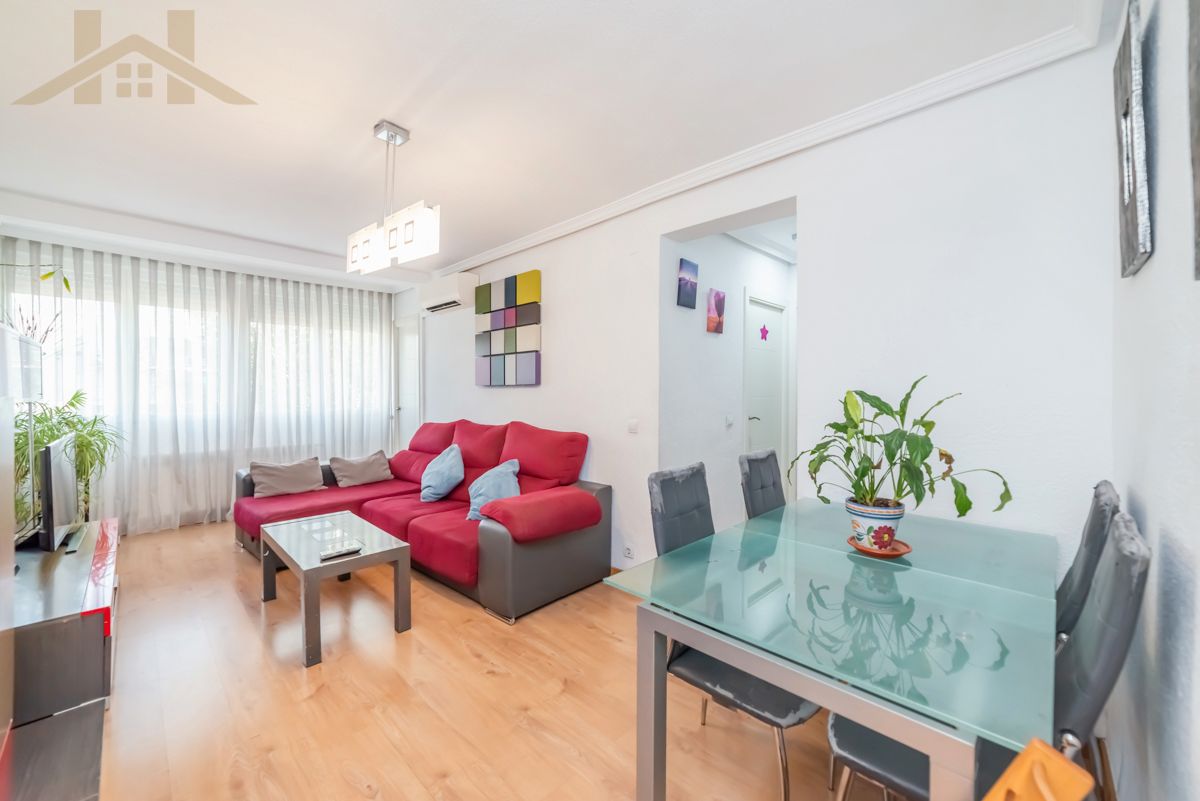Living room of Flat for sale in Móstoles  with Furnished