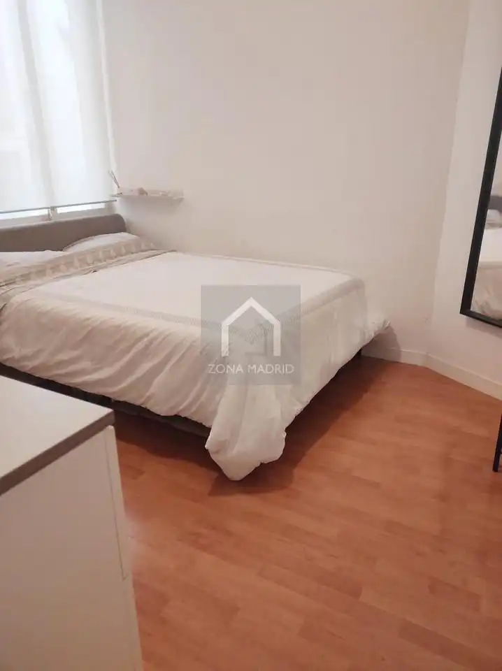 Habitación de Piso en venta en Madrid con Trastero