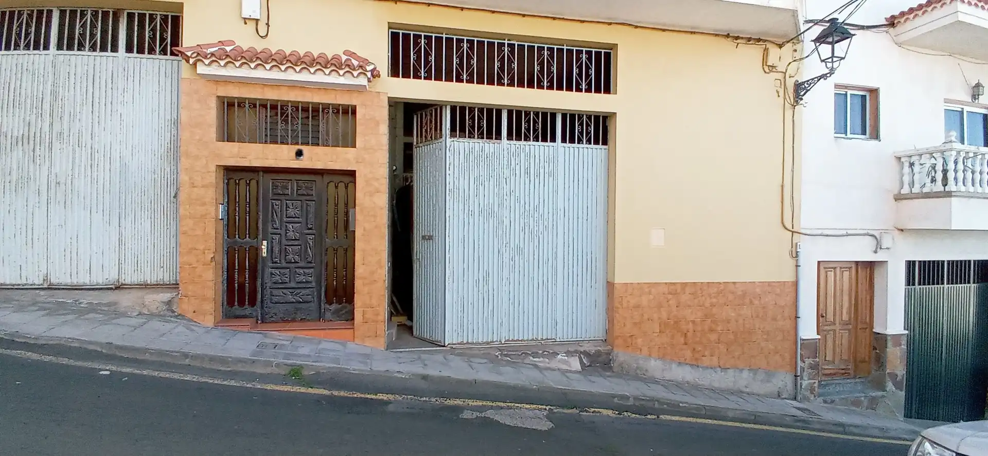 Vista exterior de Local en venta en La Matanza de Acentejo