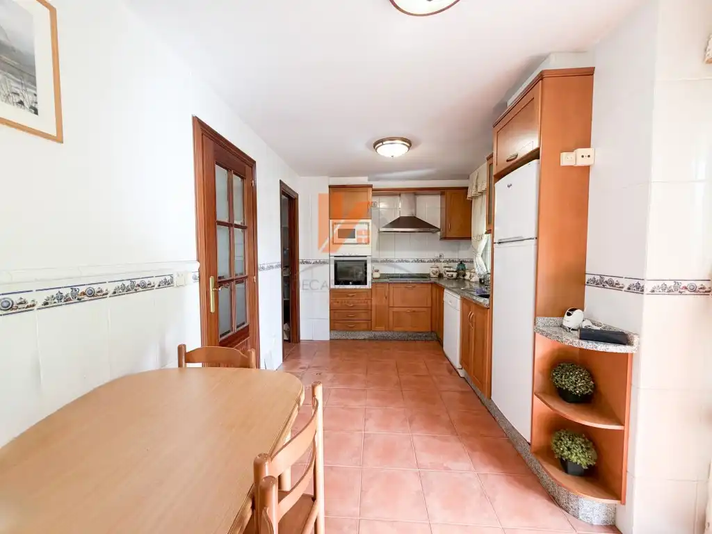Kitchen of Detached homes for sale in Santiago de Compostela   with Heating, Private garden and Terrace
