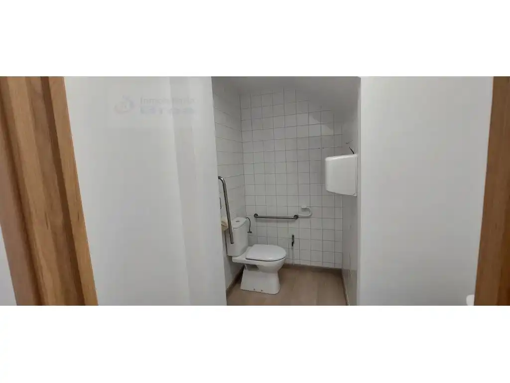 Bathroom of Commercial properties for rent in Silleda