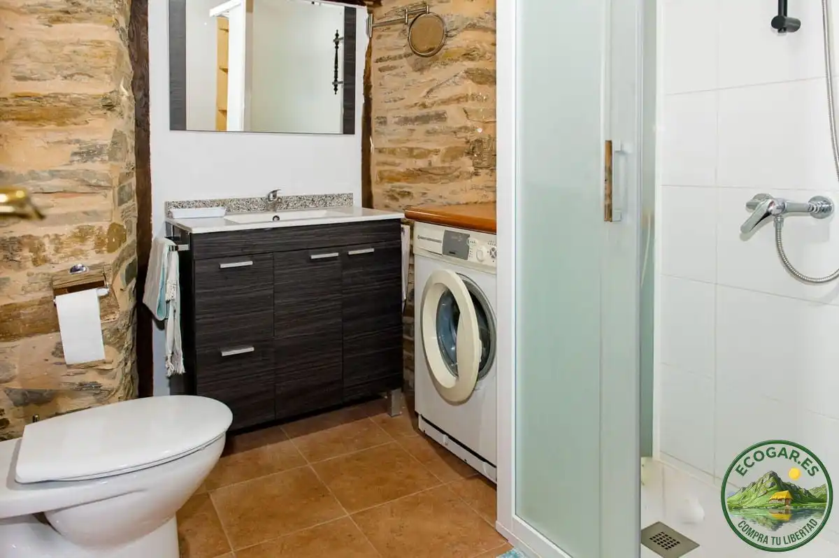 Baño de Casa o chalet en venta en Ponferrada con Calefacción, Parquet y Terraza