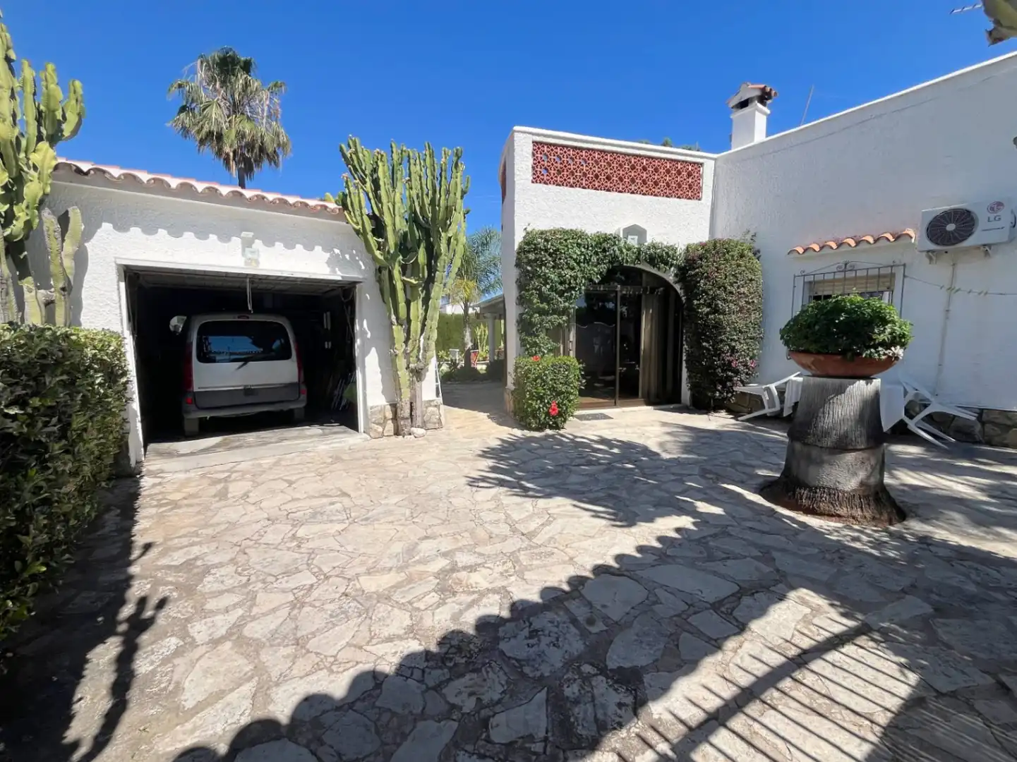 Exterior view of Houses for sale in Els Poblets  with Heating, Terrace and Storage room