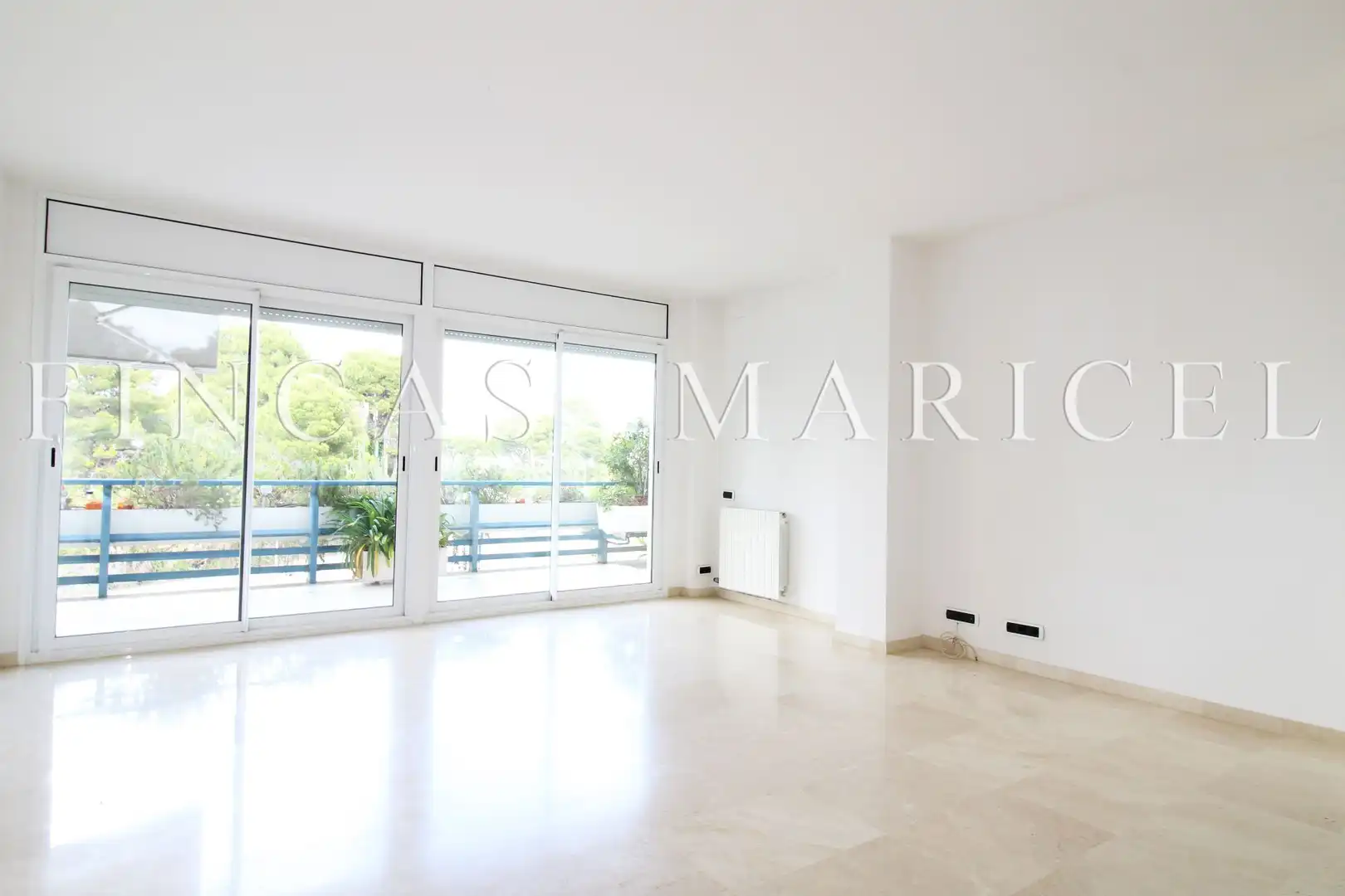 Sala de estar de Piso en venta en Sitges con Aire acondicionado, Calefacción y Terraza