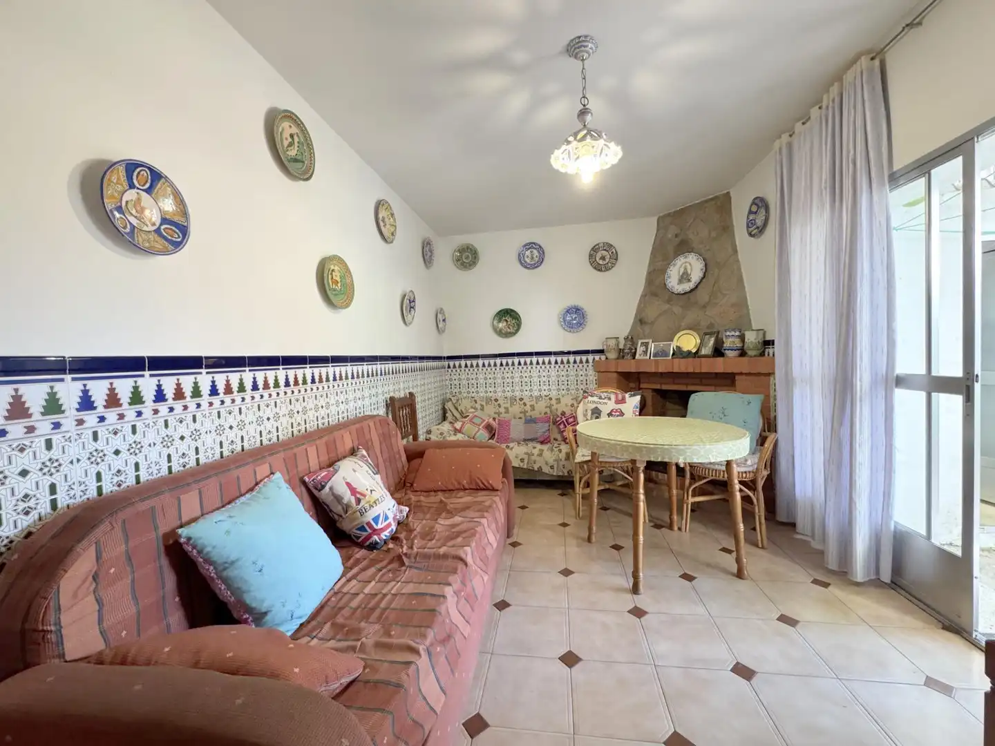 Sala de estar de Casa o chalet en venta en Candeleda con Aire acondicionado, Calefacción y Terraza