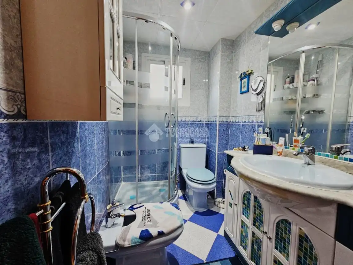 Baño de Piso en venta en Parla con Aire acondicionado y Calefacción