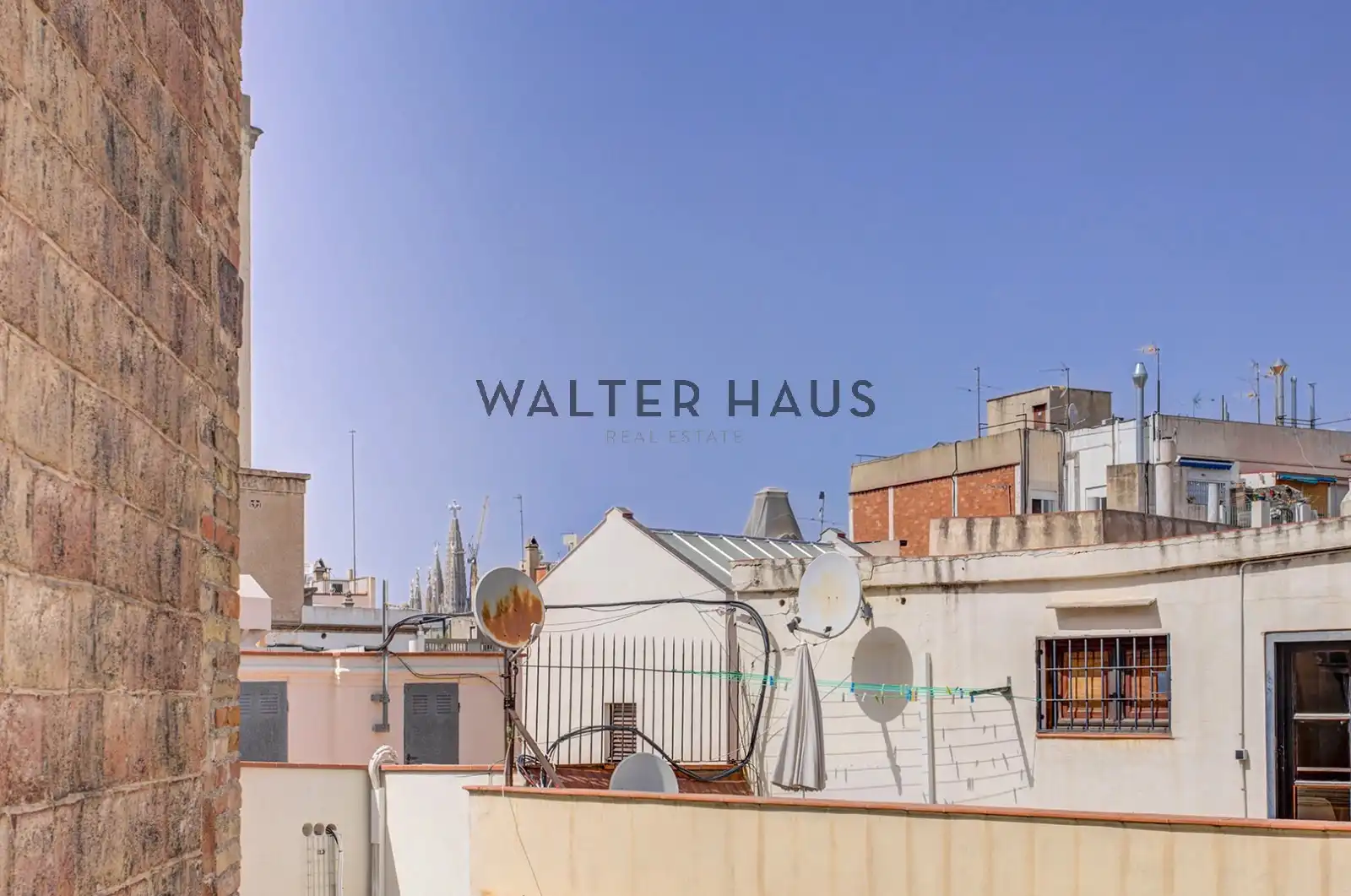 Exterior view of Flat for sale in Barcelona  with Air Conditioner, Terrace and Balcony