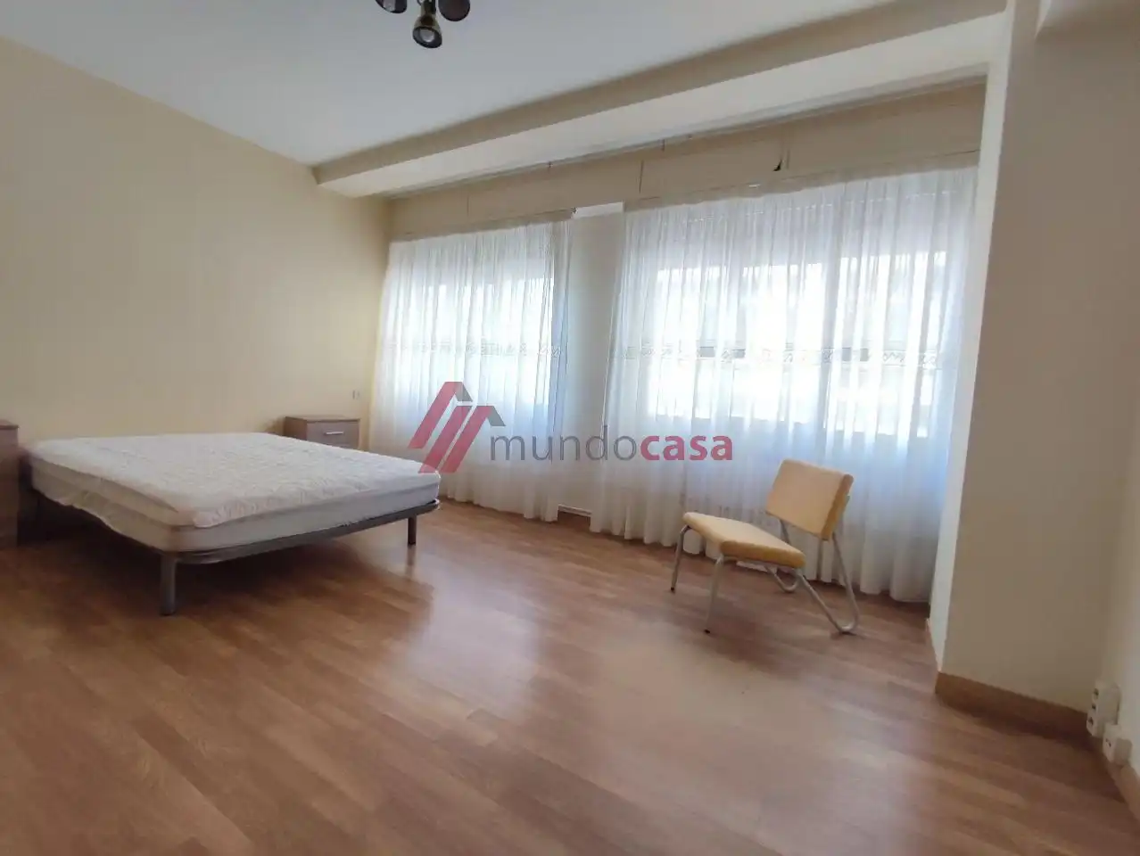 Habitación de Piso de alquiler en Ferrol con Calefacción, Parquet y Terraza