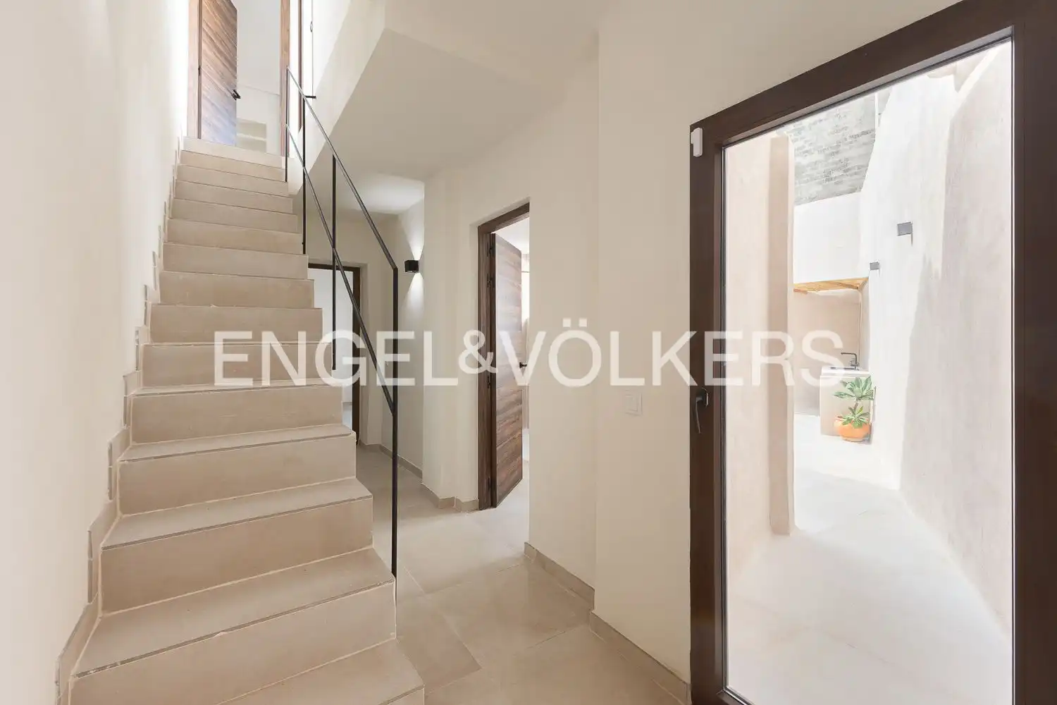 Casa adosada en venta en Náquera con Calefacción, Parquet y Terraza
