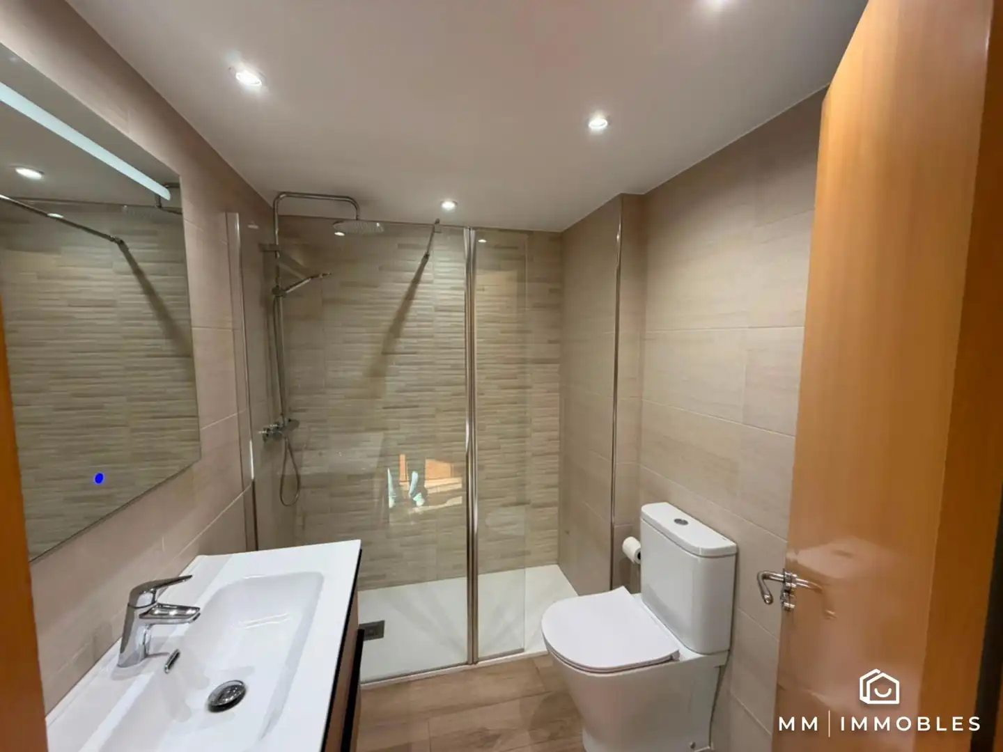 Baño de Piso de alquiler en Granollers con Aire acondicionado, Calefacción y Balcón