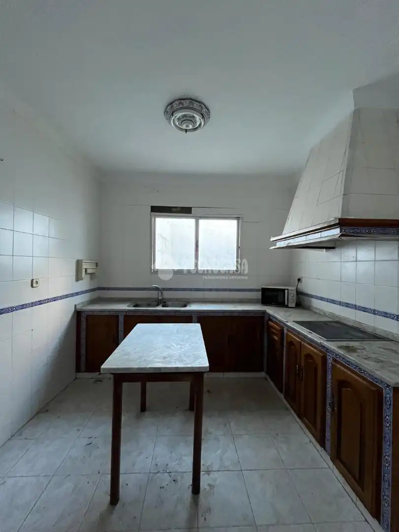 Cuina de Casa o xalet en venda en Carmona amb Aire condicionat i Alarma