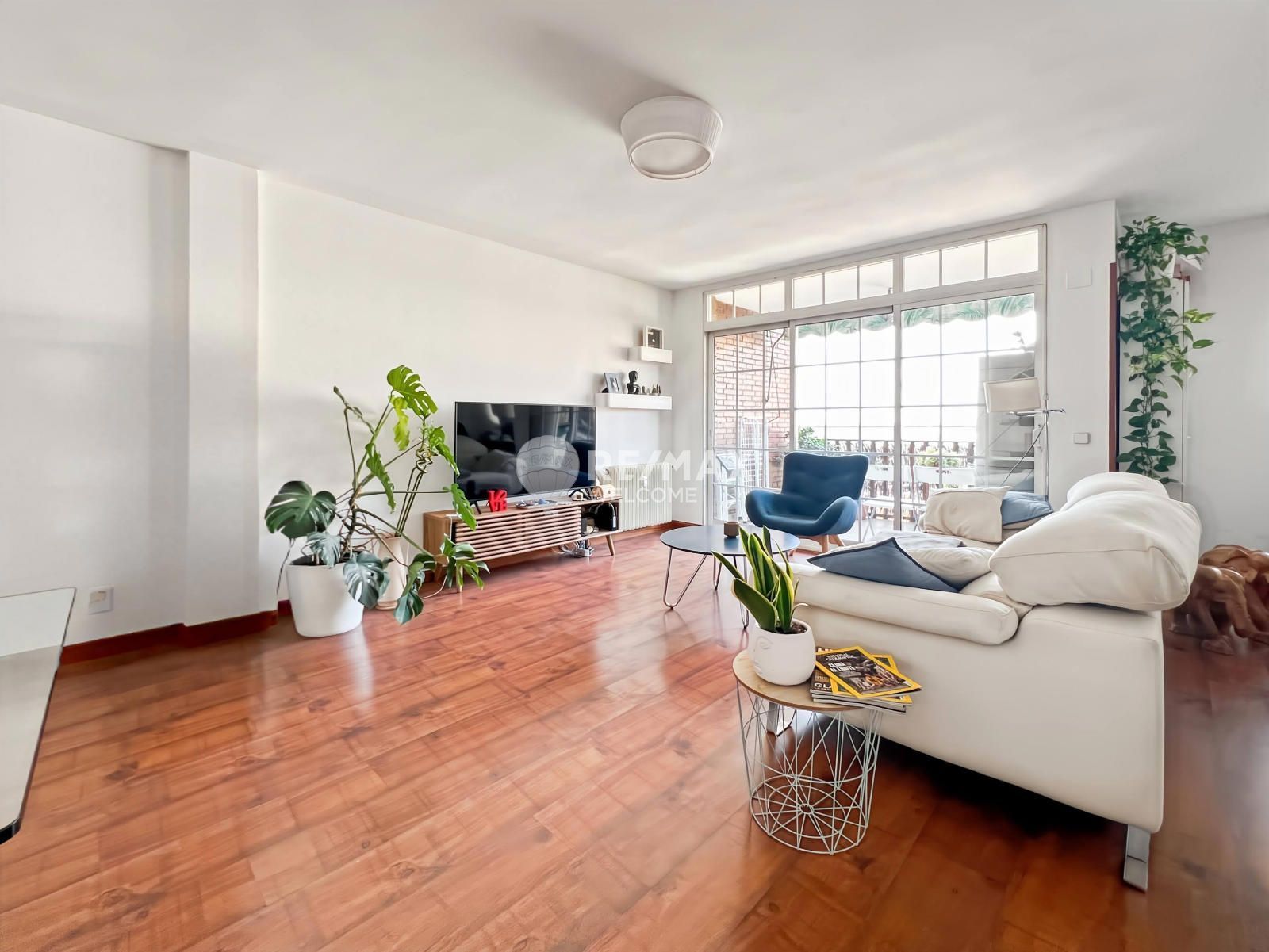 Living room of Flat for sale in  Madrid Capital  with Air Conditioner, Heating and Terrace