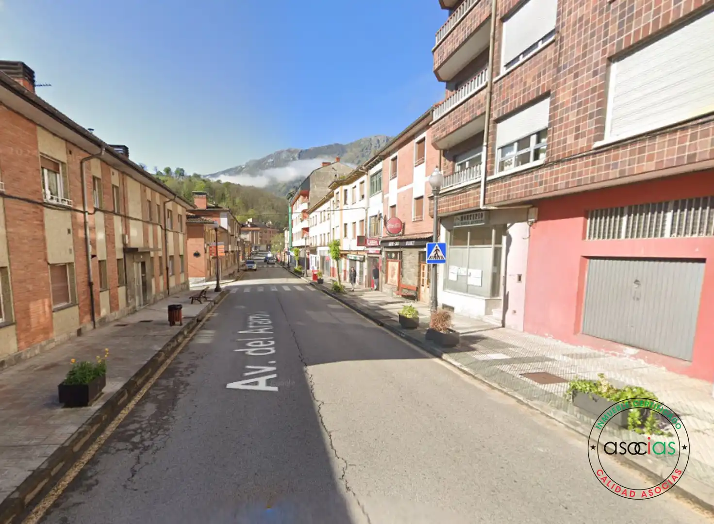 Local comercial en venda a Riosa - AV ARAMO 21
