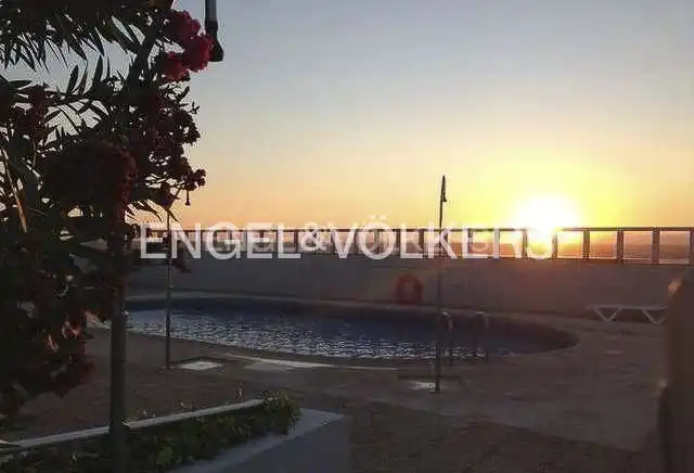 Piscina de Piso de alquiler en Madrid con Calefacción, Terraza y Piscina