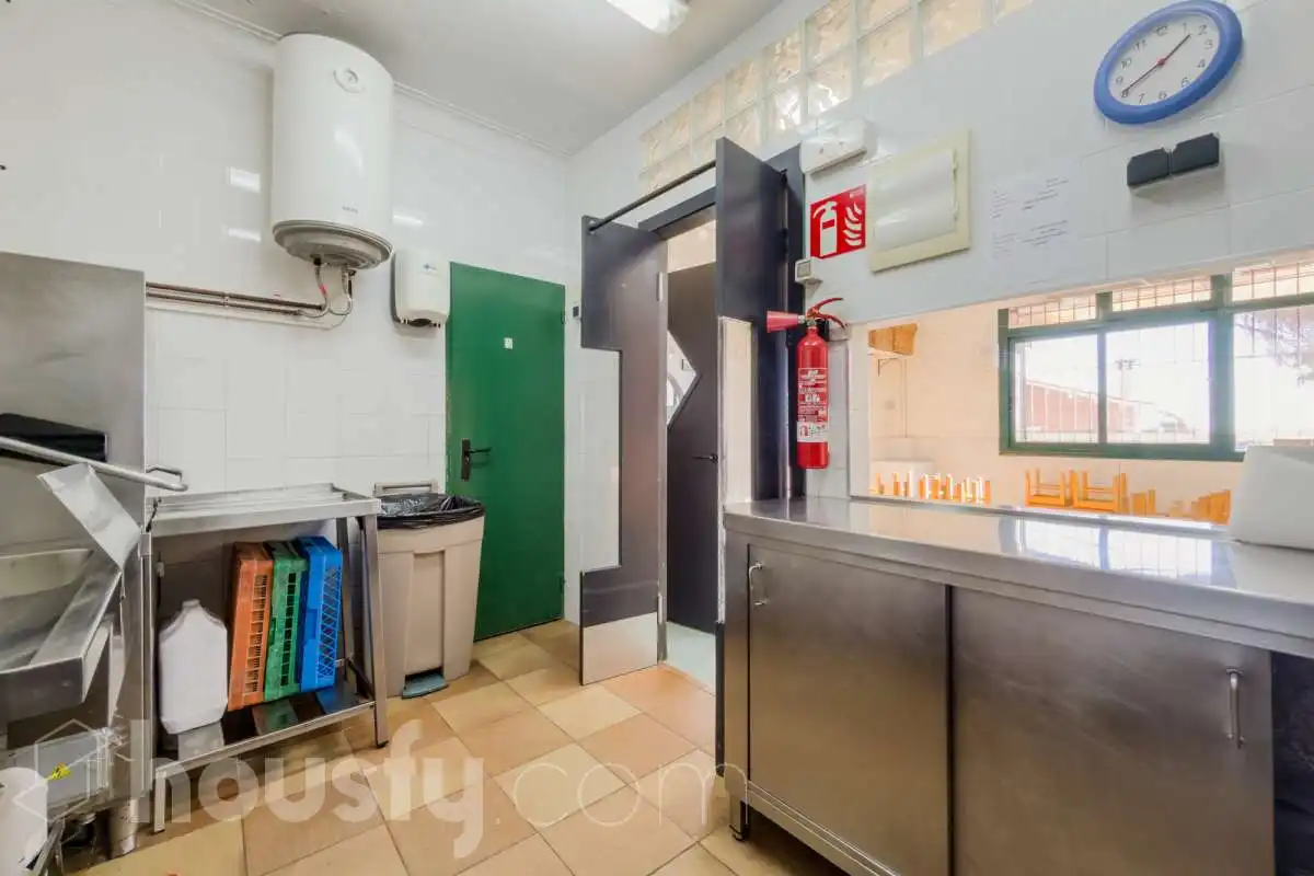 Cocina de Casa o chalet en venta en Barcelona con Aire acondicionado, Calefacción y Jardín privado