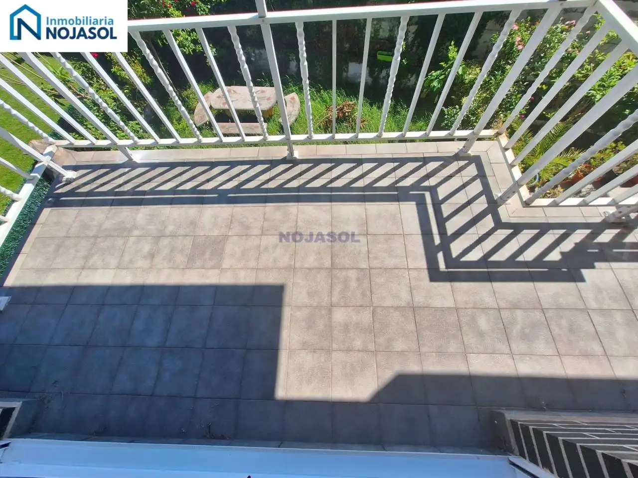 Terraza de Apartamento de alquiler en Noja con Calefacción, Terraza y Amueblado