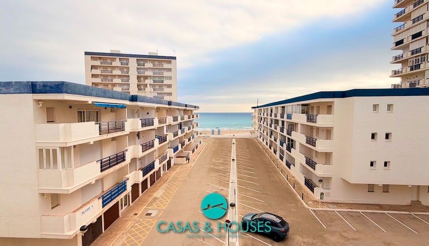 Vista exterior de Apartament en venda en La Manga del Mar Menor amb Terrassa, Moblat i Forn