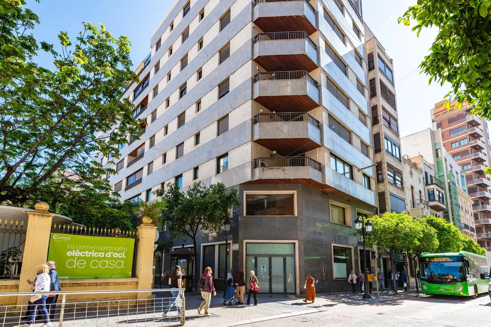 Vista exterior de Pis en venda en Castellón de la Plana / Castelló de la Plana amb Aire condicionat, Parquet i Terrassa