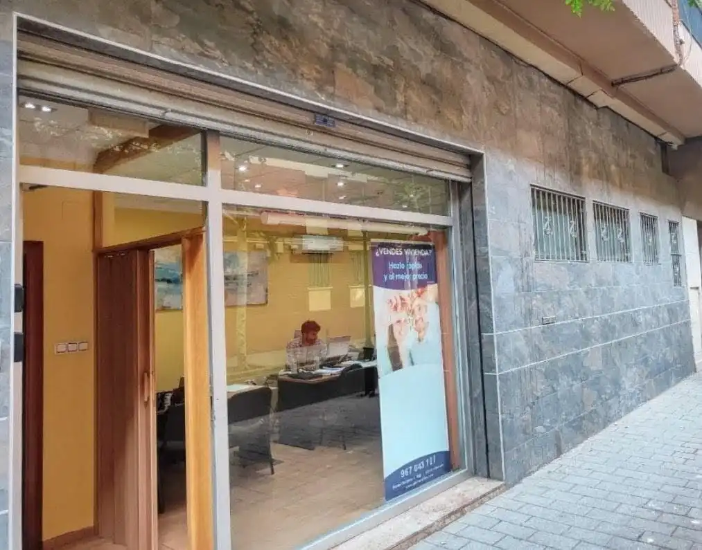 Local de alquiler en Albacete con Aire acondicionado y Amueblado