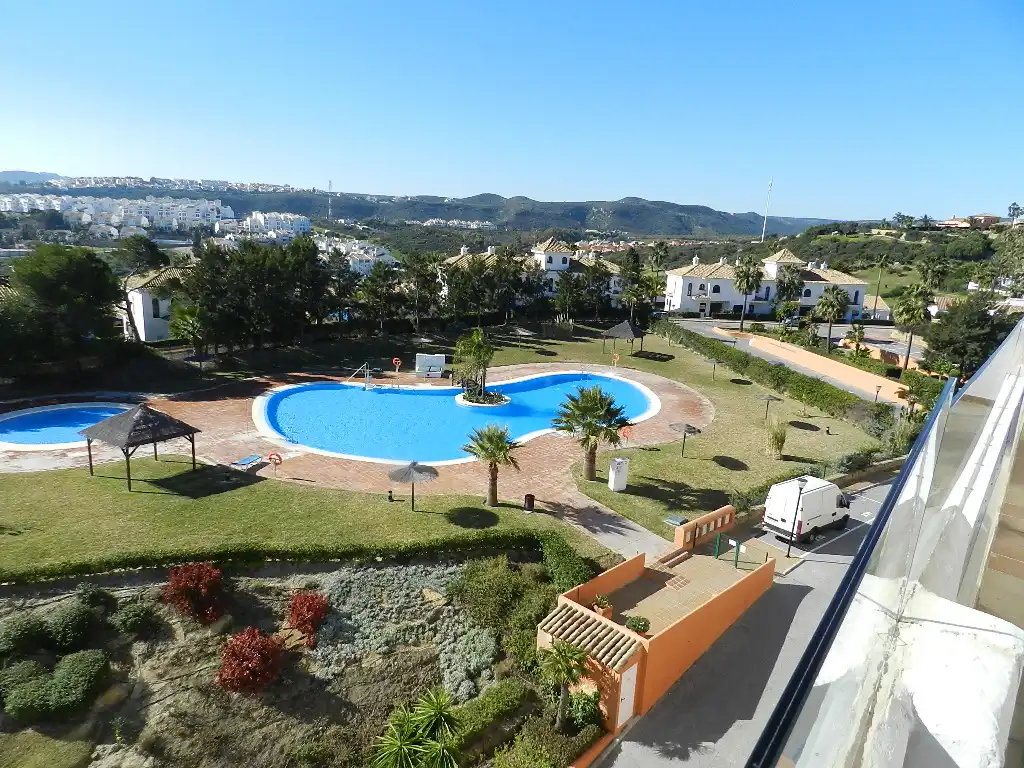 Piscina de Apartament en venda en Manilva amb Aire condicionat, Calefacció i Terrassa