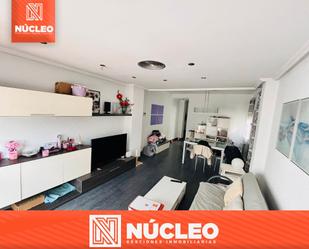 Sala d'estar de Àtic en venda en  Zaragoza Capital amb Aire condicionat, Terrassa i Traster