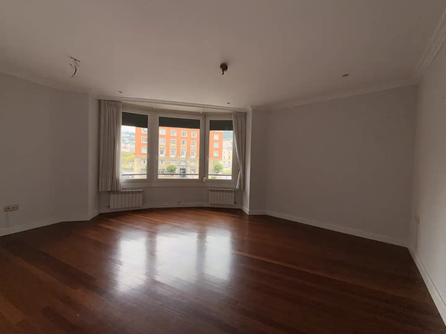 Living room of Flat for sale in Bilbao   with Balcony