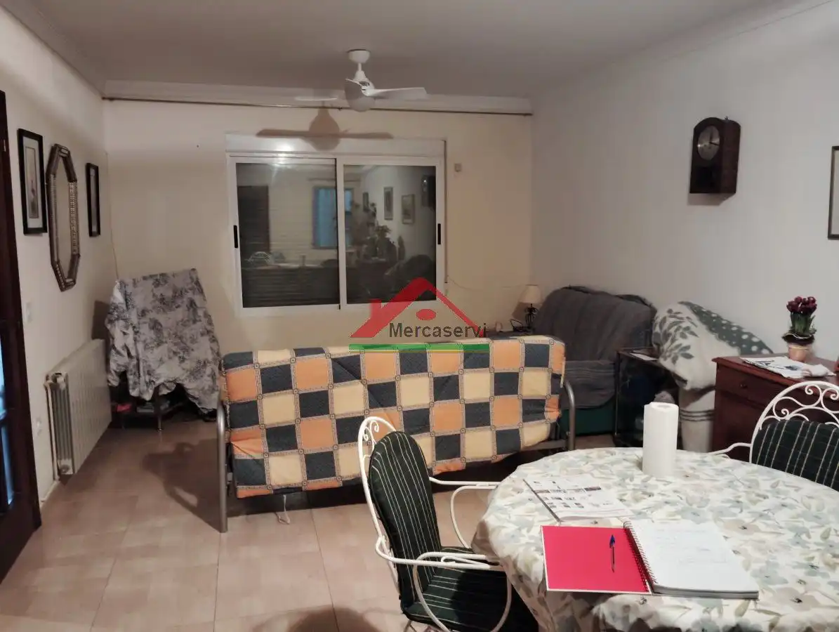Sala d'estar de Casa o xalet en venda en San Rafael del Río amb Calefacció i Moblat
